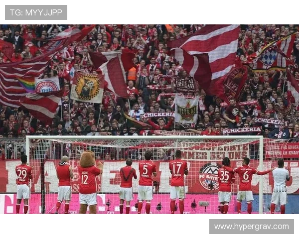 拜仁现颓势暴露大危机：管理层昏招频出，战术体系失灵已难续豪门地位！