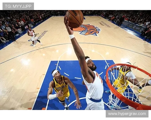 米切尔·罗宾逊无球顺下效率领跑内线，改变尼克斯防守布局