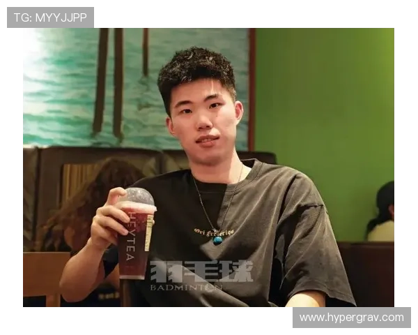 翁泓阳训练完直接拎着爱马仕去吃路边摊？